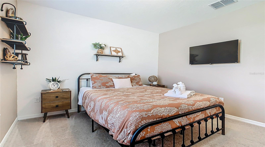 DAVENPORT, Florida 33897, 5 Bedrooms Bedrooms, ,4 BathroomsBathrooms,Residential,For Sale,PARADISE,0,MFRO6393500