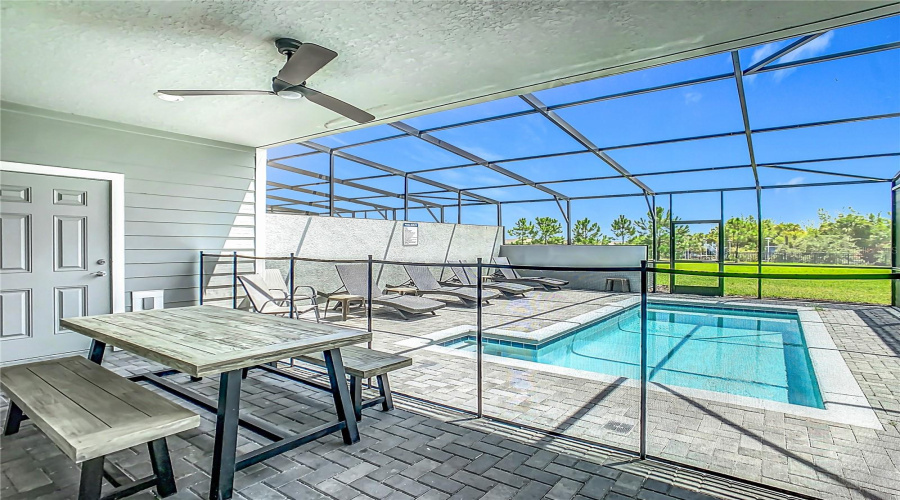 DAVENPORT, Florida 33897, 5 Bedrooms Bedrooms, ,4 BathroomsBathrooms,Residential,For Sale,PARADISE,0,MFRO6393500