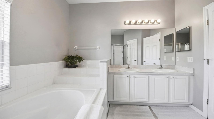 KISSIMMEE, Florida 34746, 3 Bedrooms Bedrooms, ,2 BathroomsBathrooms,Residential,For Sale,NORTHWOODS,0,MFRO6392032