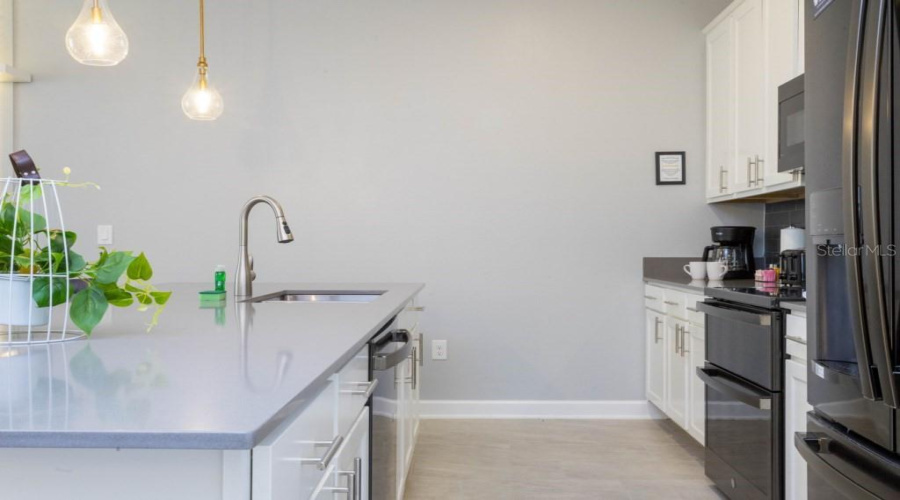 DAVENPORT, Florida 33896, 4 Bedrooms Bedrooms, ,3 BathroomsBathrooms,Residential,For Sale,SPLASH SHOT,0,MFRO6393859