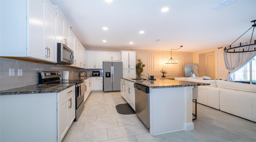 KISSIMMEE, Florida 34747, 5 Bedrooms Bedrooms, ,4 BathroomsBathrooms,Residential,For Sale,TROPICAL PALMS,0,MFRO6325817