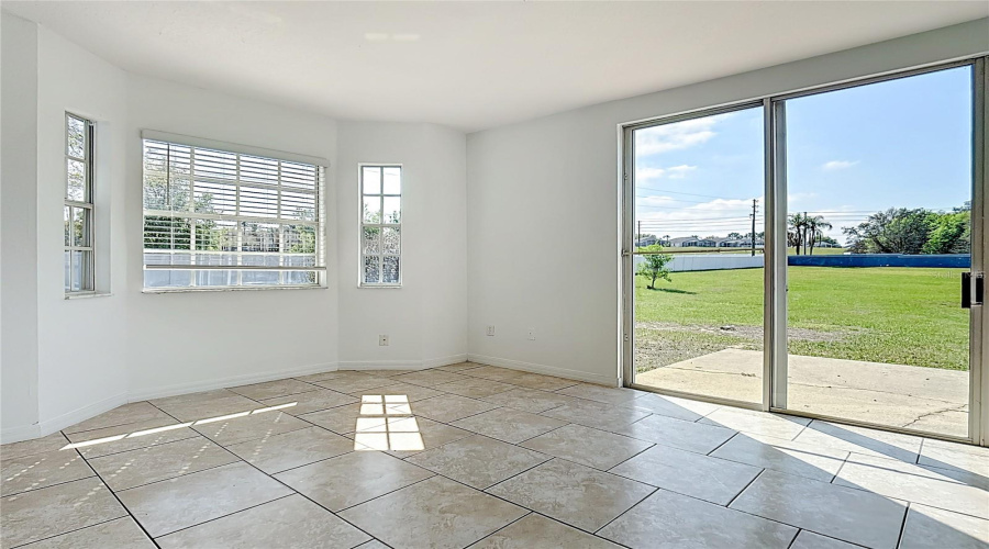 DAVENPORT, Florida 33897, 4 Bedrooms Bedrooms, ,3 BathroomsBathrooms,Residential,For Sale,COCO PLUM,0,MFRS5146318