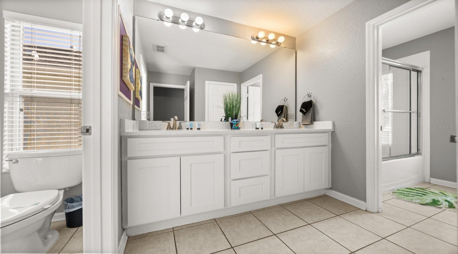 KISSIMMEE, Florida 34747, 7 Bedrooms Bedrooms, ,4 BathroomsBathrooms,Residential,For Sale,TEASCONE,0,MFRO6393280