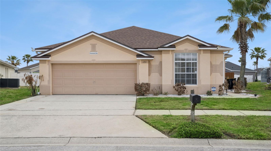 DAVENPORT, Florida 33897, 4 Bedrooms Bedrooms, ,3 BathroomsBathrooms,Residential,For Sale,BLOOMINGDALE,0,MFRS5146553