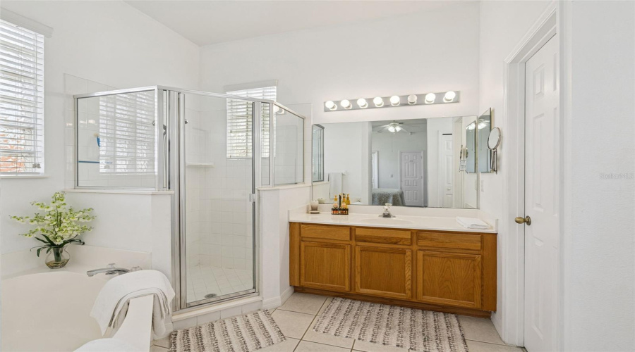 DAVENPORT, Florida 33897, 4 Bedrooms Bedrooms, ,3 BathroomsBathrooms,Residential,For Sale,BLOOMINGDALE,0,MFRS5146553