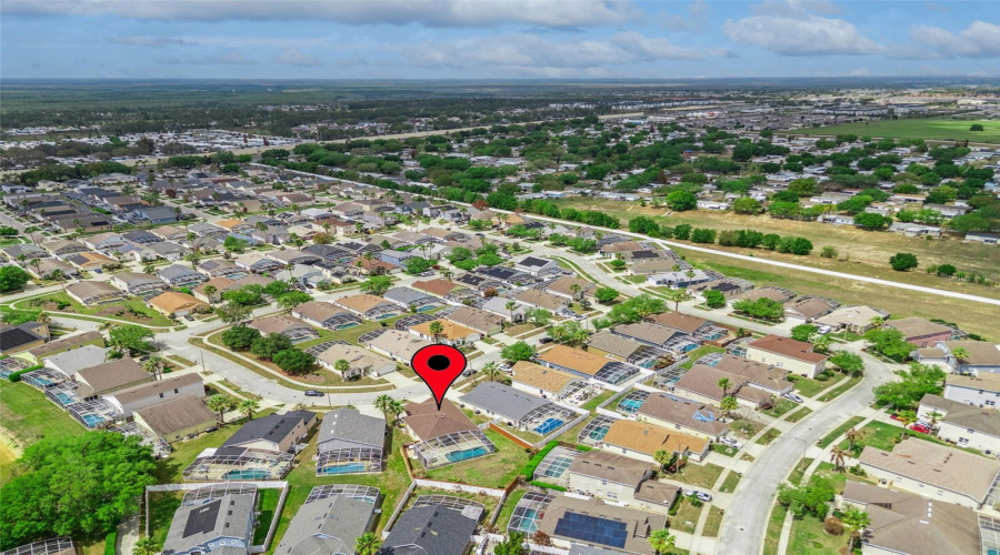 DAVENPORT, Florida 33897, 4 Bedrooms Bedrooms, ,3 BathroomsBathrooms,Residential,For Sale,BLOOMINGDALE,0,MFRS5146553