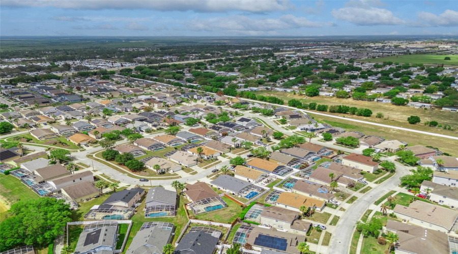 DAVENPORT, Florida 33897, 4 Bedrooms Bedrooms, ,3 BathroomsBathrooms,Residential,For Sale,BLOOMINGDALE,0,MFRS5146553