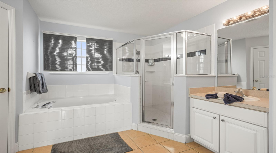 KISSIMMEE, Florida 34746, 5 Bedrooms Bedrooms, ,3 BathroomsBathrooms,Residential,For Sale,CUMBRIAN LAKES,0,MFRO6394102