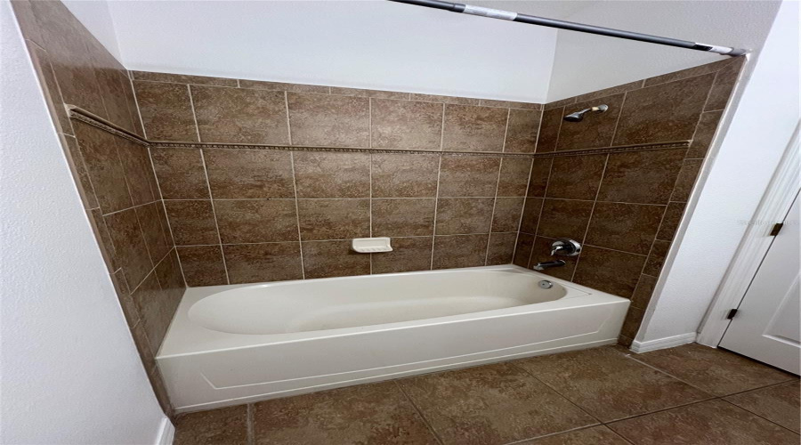 KISSIMMEE, Florida 34747, 3 Bedrooms Bedrooms, ,2 BathroomsBathrooms,Residential,For Sale,PELLHAM,0,MFRO6393950