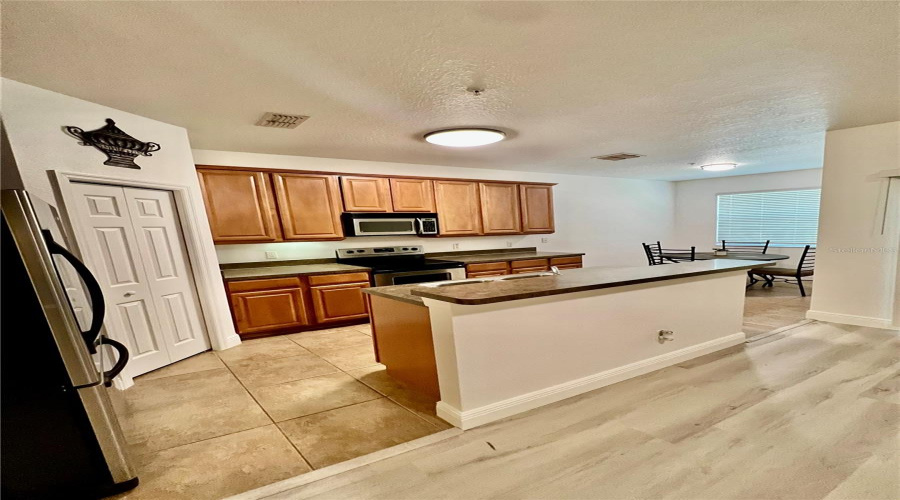 KISSIMMEE, Florida 34747, 3 Bedrooms Bedrooms, ,2 BathroomsBathrooms,Residential,For Sale,PELLHAM,0,MFRO6393950