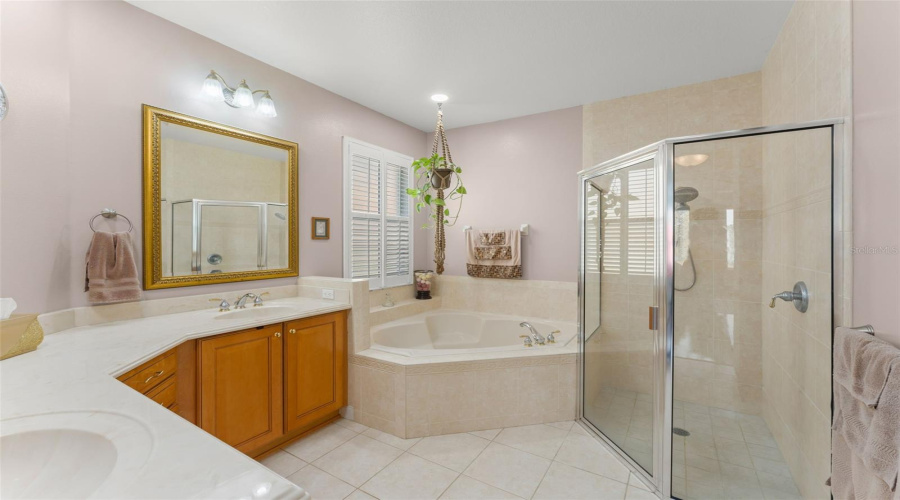 KISSIMMEE, Florida 34746, 3 Bedrooms Bedrooms, ,3 BathroomsBathrooms,Residential,For Sale,OAKMONT,0,MFRO6393204