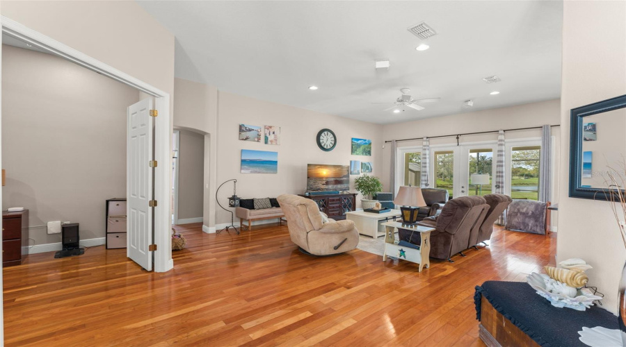 KISSIMMEE, Florida 34746, 3 Bedrooms Bedrooms, ,3 BathroomsBathrooms,Residential,For Sale,OAKMONT,0,MFRO6393204