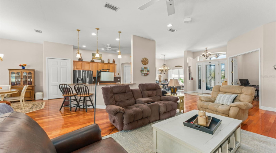 KISSIMMEE, Florida 34746, 3 Bedrooms Bedrooms, ,3 BathroomsBathrooms,Residential,For Sale,OAKMONT,0,MFRO6393204