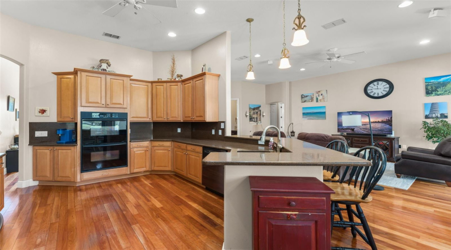 KISSIMMEE, Florida 34746, 3 Bedrooms Bedrooms, ,3 BathroomsBathrooms,Residential,For Sale,OAKMONT,0,MFRO6393204