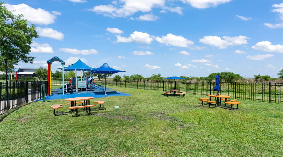 KISSIMMEE, Florida 34746, 3 Bedrooms Bedrooms, ,3 BathroomsBathrooms,Residential,For Sale,OAKMONT,0,MFRO6393204