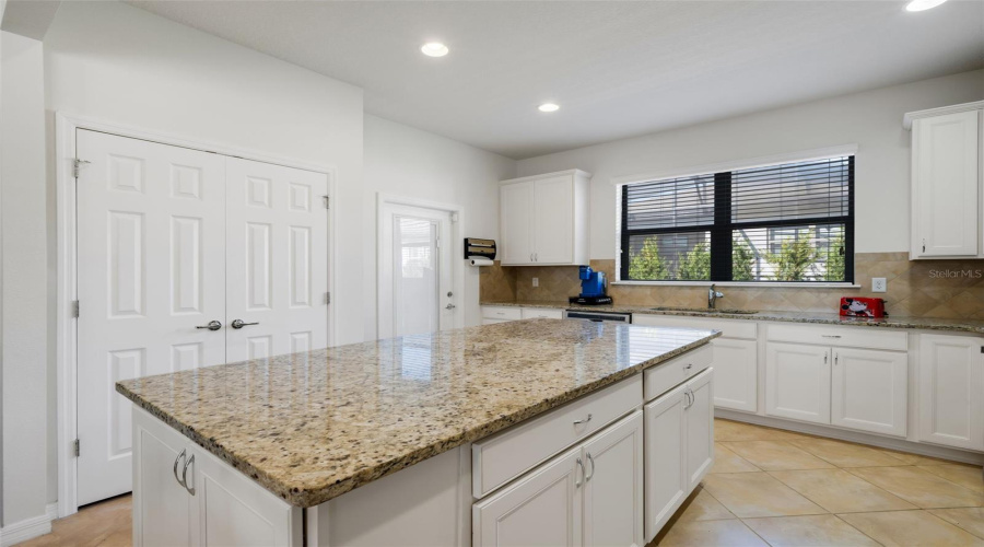 DAVENPORT, Florida 33837, 2 Bedrooms Bedrooms, ,2 BathroomsBathrooms,Residential,For Sale,SALAMANCA,0,MFRS5146301