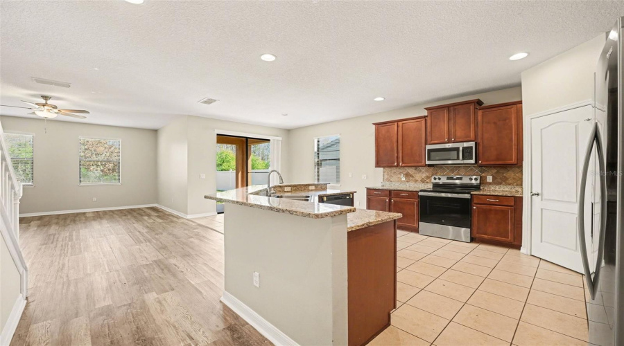 KISSIMMEE, Florida 34746, 4 Bedrooms Bedrooms, ,2 BathroomsBathrooms,Residential,For Sale,EAGLE CLIFF,0,MFRO6393508