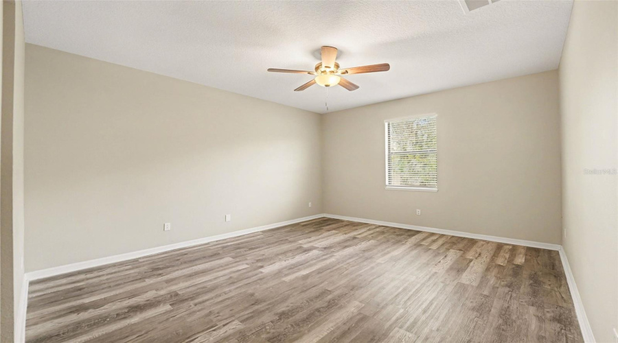 KISSIMMEE, Florida 34746, 4 Bedrooms Bedrooms, ,2 BathroomsBathrooms,Residential,For Sale,EAGLE CLIFF,0,MFRO6393508