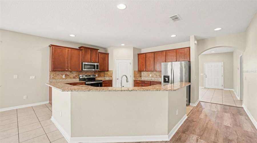 KISSIMMEE, Florida 34746, 4 Bedrooms Bedrooms, ,2 BathroomsBathrooms,Residential,For Sale,EAGLE CLIFF,0,MFRO6393508