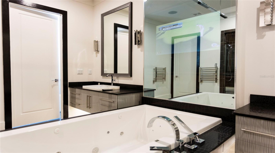 3rd Floor En-Suite Bathroom