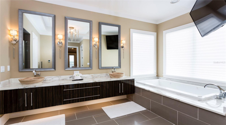 3rd Floor Bathroom En-Suite