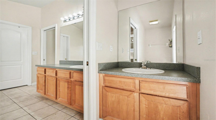 DAVENPORT, Florida 33896, 4 Bedrooms Bedrooms, ,3 BathroomsBathrooms,Residential,For Sale,SCRUB JAY,0,MFRTB8490909