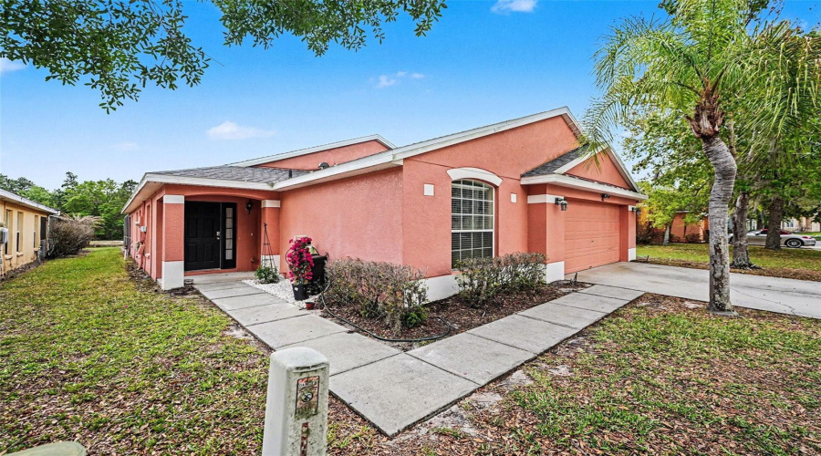 DAVENPORT, Florida 33896, 4 Bedrooms Bedrooms, ,3 BathroomsBathrooms,Residential,For Sale,SCRUB JAY,0,MFRTB8490909
