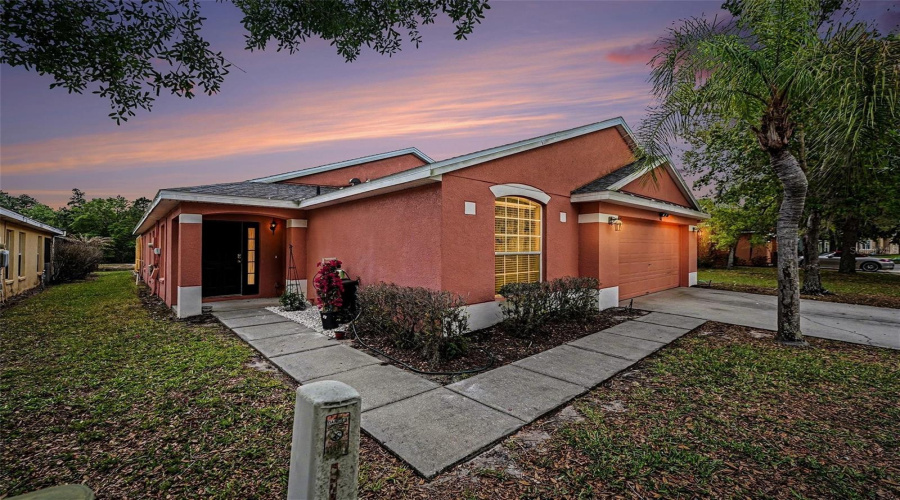 DAVENPORT, Florida 33896, 4 Bedrooms Bedrooms, ,3 BathroomsBathrooms,Residential,For Sale,SCRUB JAY,0,MFRTB8490909