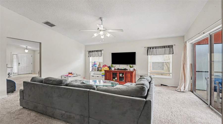 DAVENPORT, Florida 33896, 4 Bedrooms Bedrooms, ,3 BathroomsBathrooms,Residential,For Sale,SCRUB JAY,0,MFRTB8490909