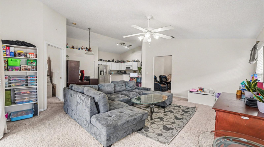 DAVENPORT, Florida 33896, 4 Bedrooms Bedrooms, ,3 BathroomsBathrooms,Residential,For Sale,SCRUB JAY,0,MFRTB8490909