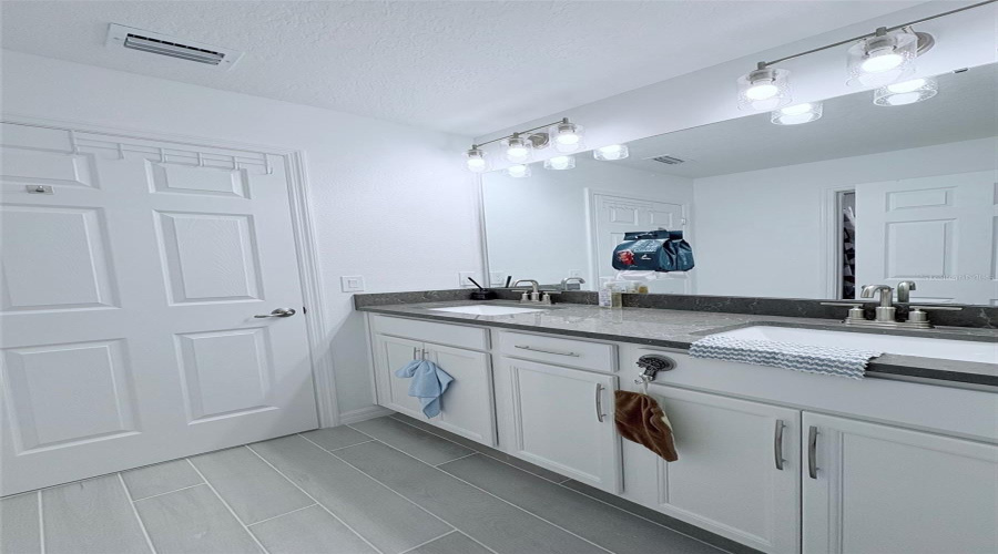 KISSIMMEE, Florida 34746, 5 Bedrooms Bedrooms, ,3 BathroomsBathrooms,Residential,For Sale,GOOSEBERRY TRL,0,MFRTB8488364