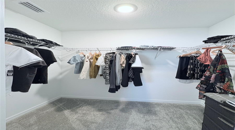 KISSIMMEE, Florida 34746, 5 Bedrooms Bedrooms, ,3 BathroomsBathrooms,Residential,For Sale,GOOSEBERRY TRL,0,MFRTB8488364