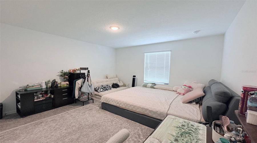 KISSIMMEE, Florida 34746, 5 Bedrooms Bedrooms, ,3 BathroomsBathrooms,Residential,For Sale,GOOSEBERRY TRL,0,MFRTB8488364