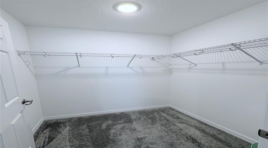 KISSIMMEE, Florida 34746, 5 Bedrooms Bedrooms, ,3 BathroomsBathrooms,Residential,For Sale,GOOSEBERRY TRL,0,MFRTB8488364