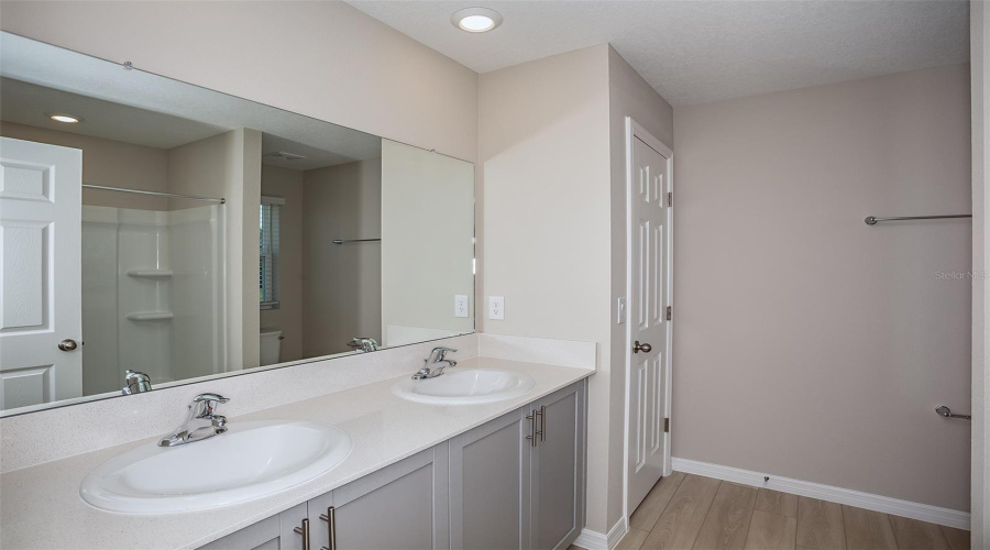 DAVENPORT, Florida 33837, 4 Bedrooms Bedrooms, ,2 BathroomsBathrooms,Residential,For Sale,RIVER BEACON,0,MFRTB8491248