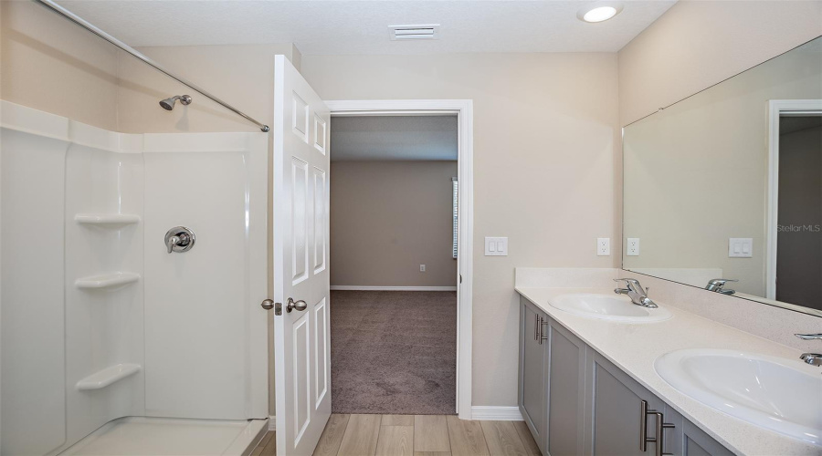 DAVENPORT, Florida 33837, 4 Bedrooms Bedrooms, ,2 BathroomsBathrooms,Residential,For Sale,RIVER BEACON,0,MFRTB8491248