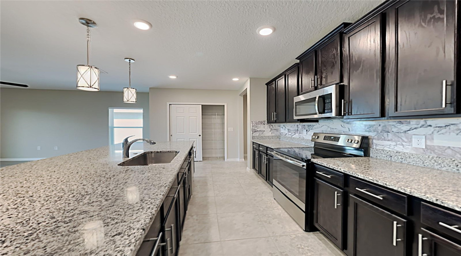 DAVENPORT, Florida 33837, 3 Bedrooms Bedrooms, ,2 BathroomsBathrooms,Residential,For Sale,CAMPO,0,MFRC7524035