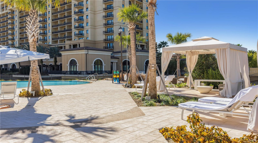 Florian Park Amenities: Perfectly situated between the luxe residences and boutique homes will be a lakeside oasis, featuring the pool and spa, rejuvenating water features, privacy cabanas with towel service and indoor-outdoor dining areas with fire pits and lounge seating.