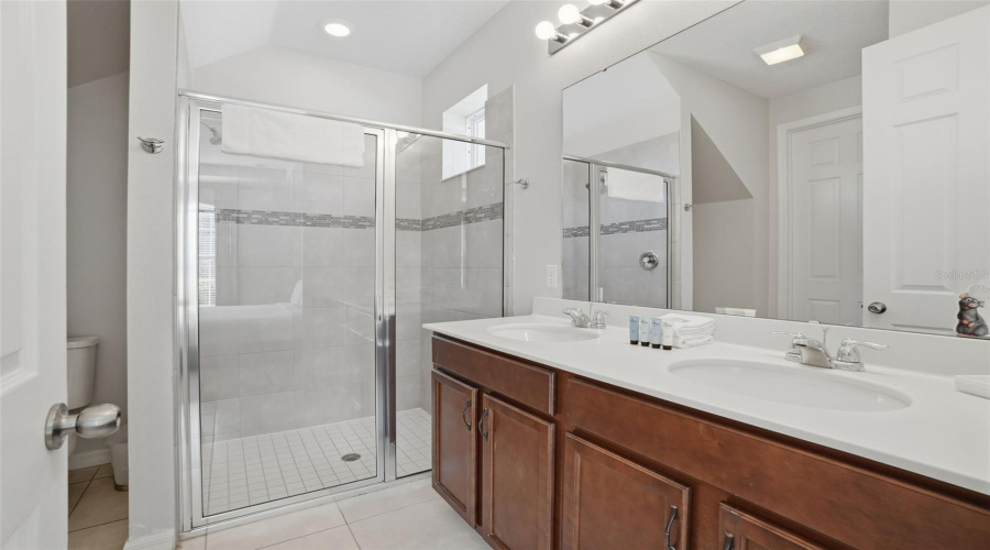 KISSIMMEE, Florida 34747, 5 Bedrooms Bedrooms, ,4 BathroomsBathrooms,Residential,For Sale,CAREY PALM,0,MFRO6394236