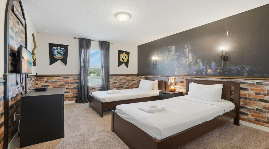 KISSIMMEE, Florida 34747, 5 Bedrooms Bedrooms, ,4 BathroomsBathrooms,Residential,For Sale,CAREY PALM,0,MFRO6394236