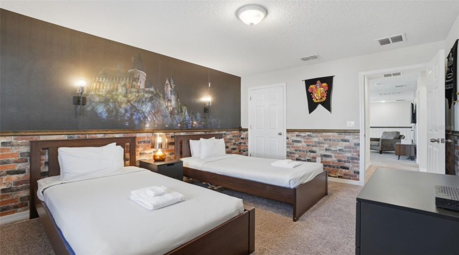 KISSIMMEE, Florida 34747, 5 Bedrooms Bedrooms, ,4 BathroomsBathrooms,Residential,For Sale,CAREY PALM,0,MFRO6394236