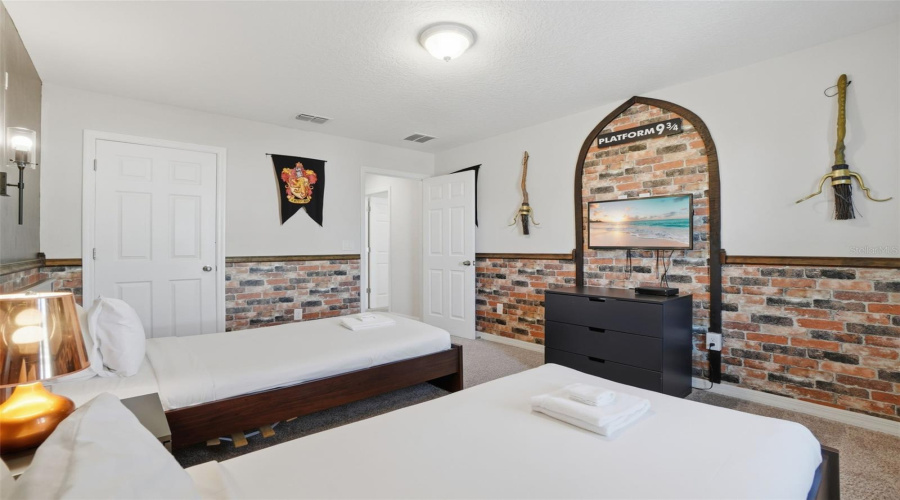 KISSIMMEE, Florida 34747, 5 Bedrooms Bedrooms, ,4 BathroomsBathrooms,Residential,For Sale,CAREY PALM,0,MFRO6394236