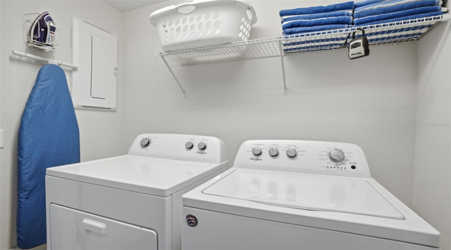 KISSIMMEE, Florida 34747, 5 Bedrooms Bedrooms, ,4 BathroomsBathrooms,Residential,For Sale,CAREY PALM,0,MFRO6394236