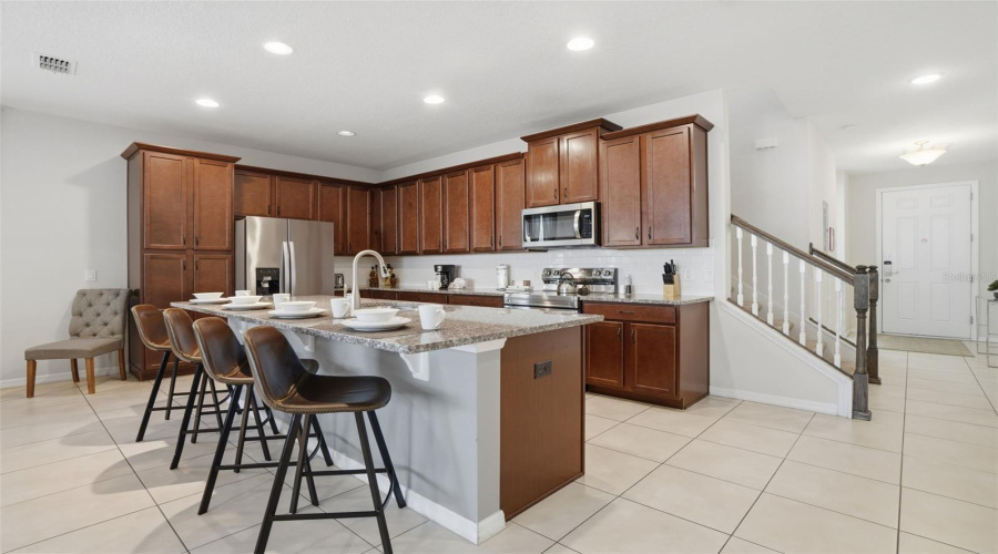 KISSIMMEE, Florida 34747, 5 Bedrooms Bedrooms, ,4 BathroomsBathrooms,Residential,For Sale,CAREY PALM,0,MFRO6394236