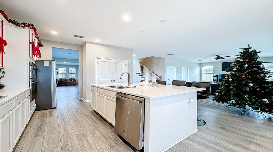 KISSIMMEE, Florida 34746, 5 Bedrooms Bedrooms, ,4 BathroomsBathrooms,Residential,For Sale,CARRICK BEND,0,MFRTB8455695