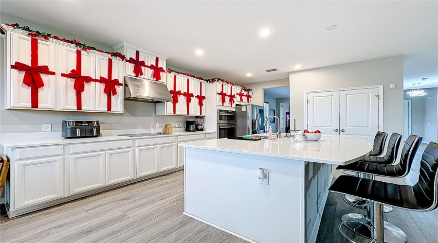 KISSIMMEE, Florida 34746, 5 Bedrooms Bedrooms, ,4 BathroomsBathrooms,Residential,For Sale,CARRICK BEND,0,MFRTB8455695