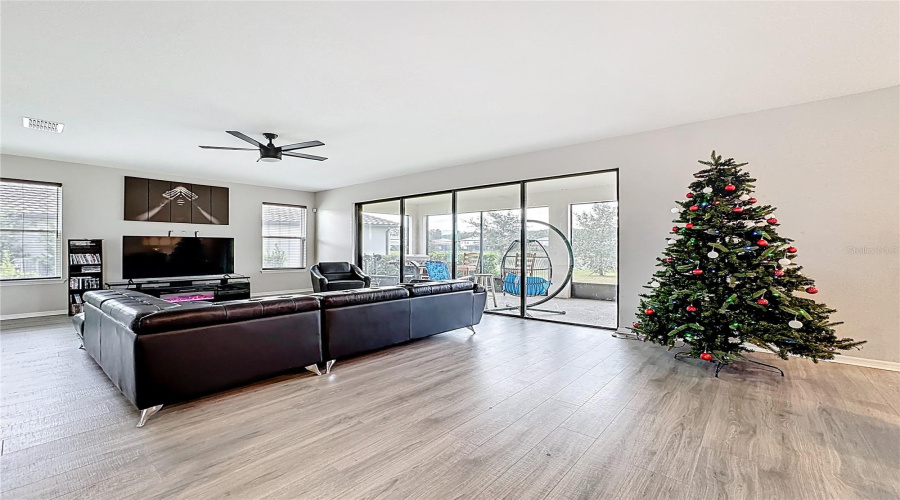 KISSIMMEE, Florida 34746, 5 Bedrooms Bedrooms, ,4 BathroomsBathrooms,Residential,For Sale,CARRICK BEND,0,MFRTB8455695