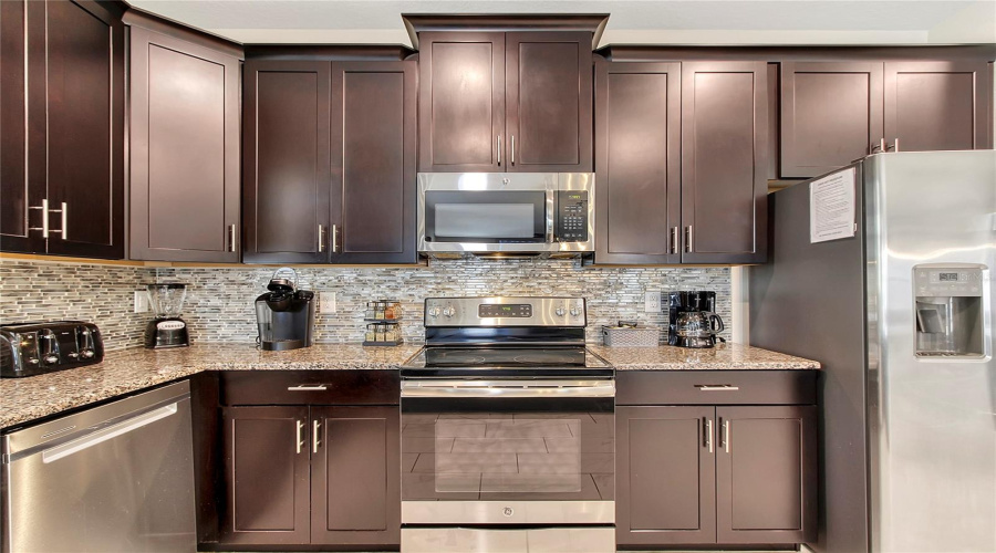 DAVENPORT, Florida 33896, 6 Bedrooms Bedrooms, ,6 BathroomsBathrooms,Residential,For Sale,MOON VALLEY,0,MFRO6393737