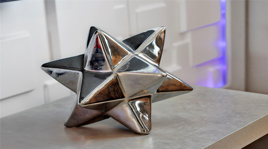 DAVENPORT, Florida 33896, 6 Bedrooms Bedrooms, ,6 BathroomsBathrooms,Residential,For Sale,MOON VALLEY,0,MFRO6393737