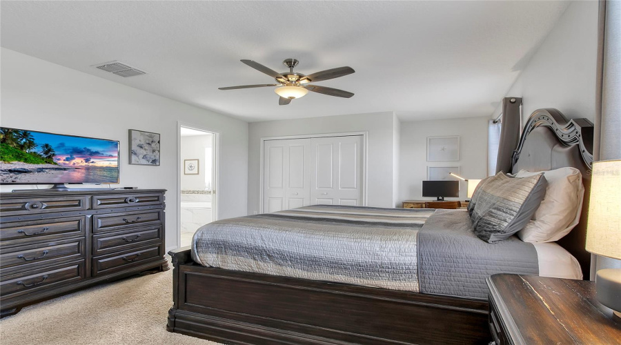 DAVENPORT, Florida 33896, 6 Bedrooms Bedrooms, ,6 BathroomsBathrooms,Residential,For Sale,MOON VALLEY,0,MFRO6393737